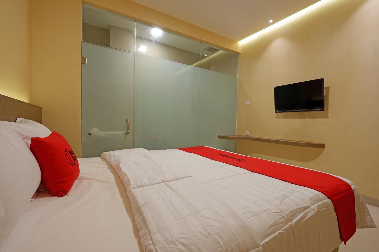 Reddoorz Near Mall