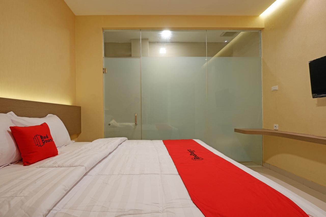 Reddoorz Near Mall